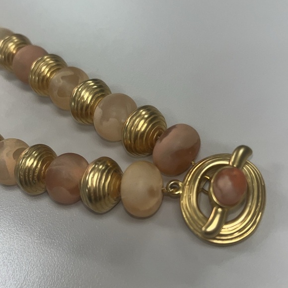 Elegant Gold and Pink Beaded Necklace - Picture 2 of 7